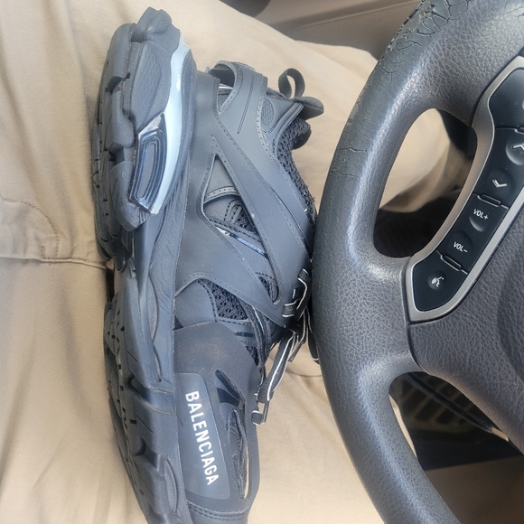 Balenciaga black track shoes size 9. - Picture 3 of 5